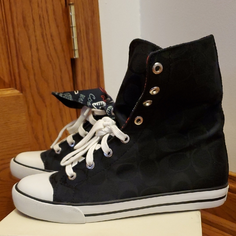 NWT Womens Coach Black and White Canvas Sneakers. 7 - Picture 9 of 16